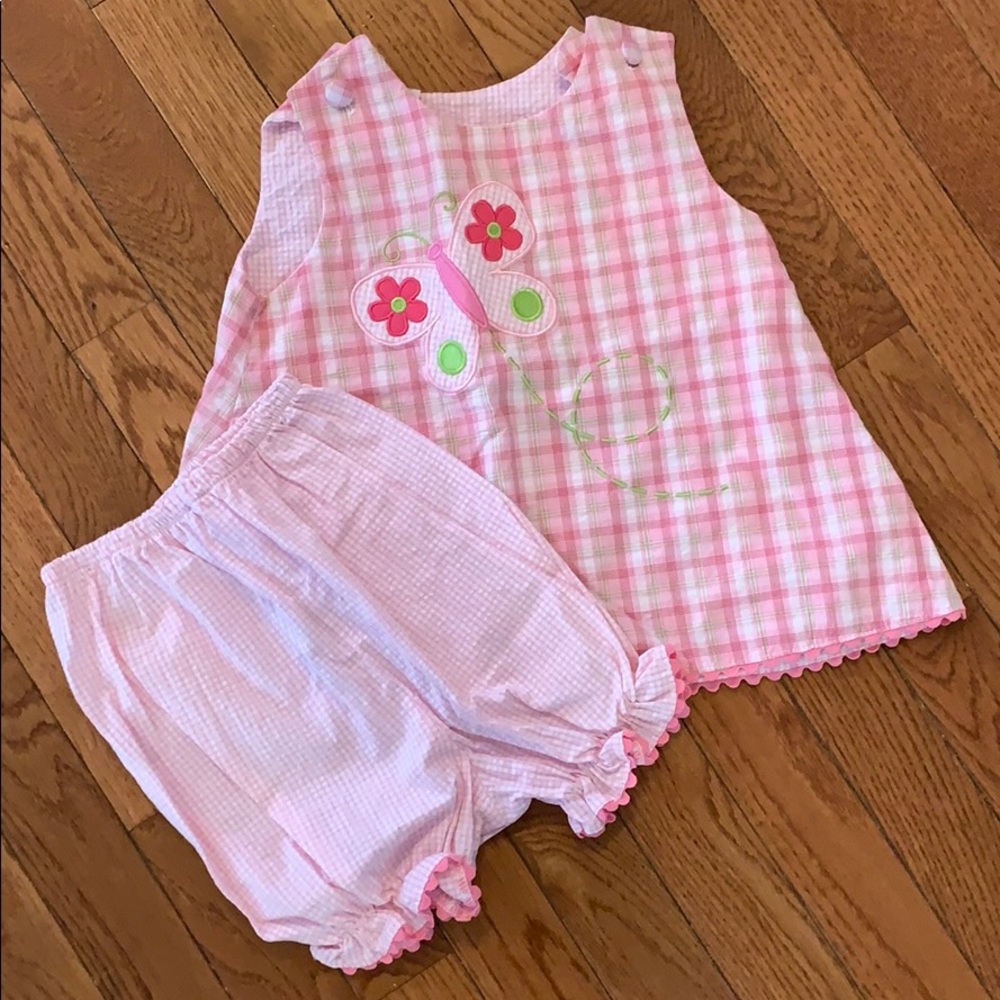 Pink butterfly appliqué outfit